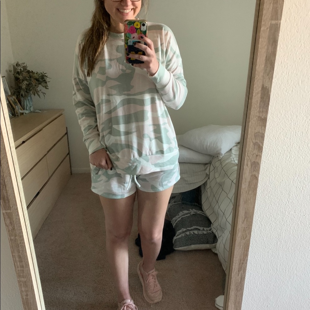 Talulah boutique 2 piece camo short set